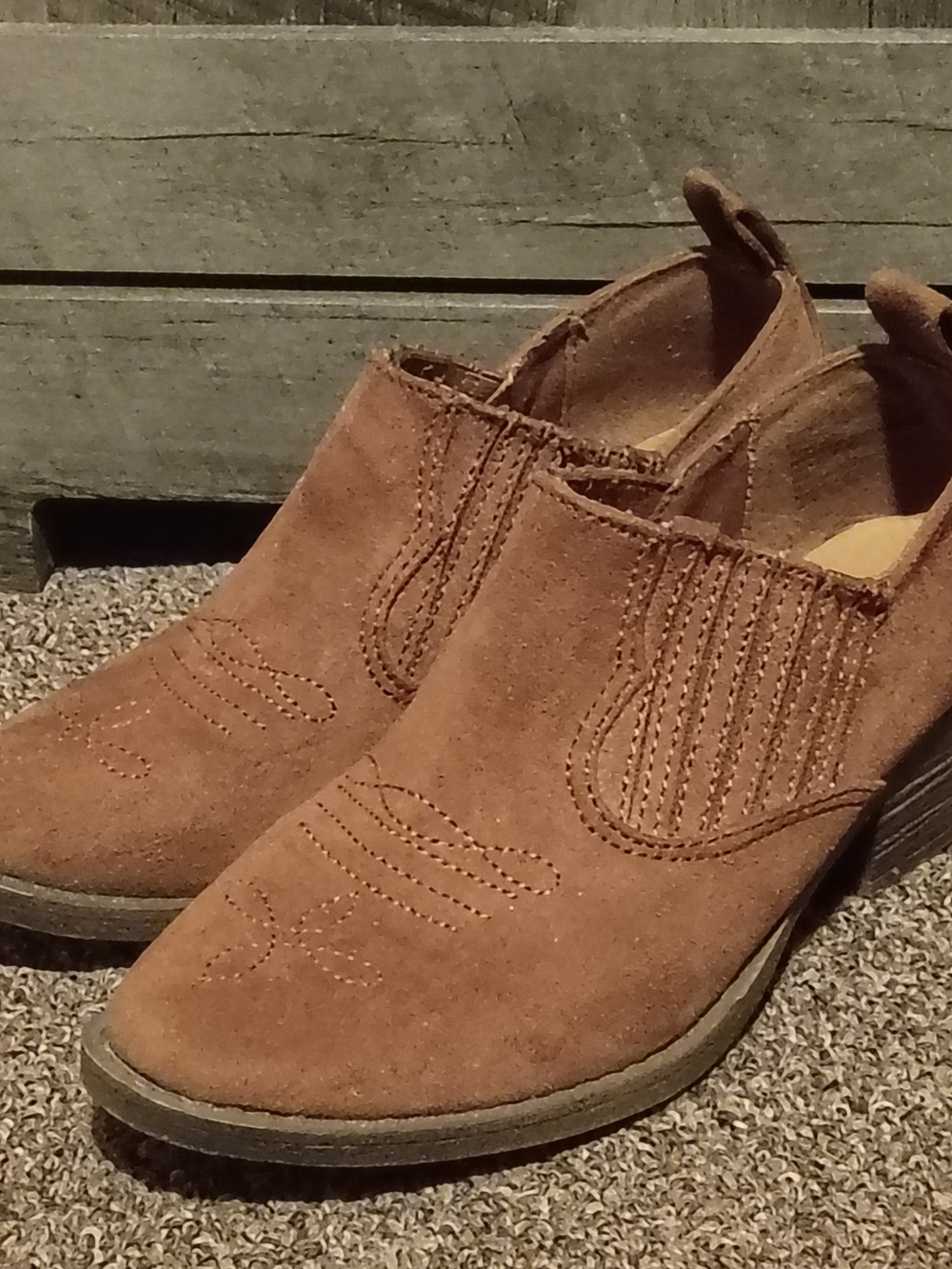Women’s Suede Chelsea Ankle Booties in Brown Size 7